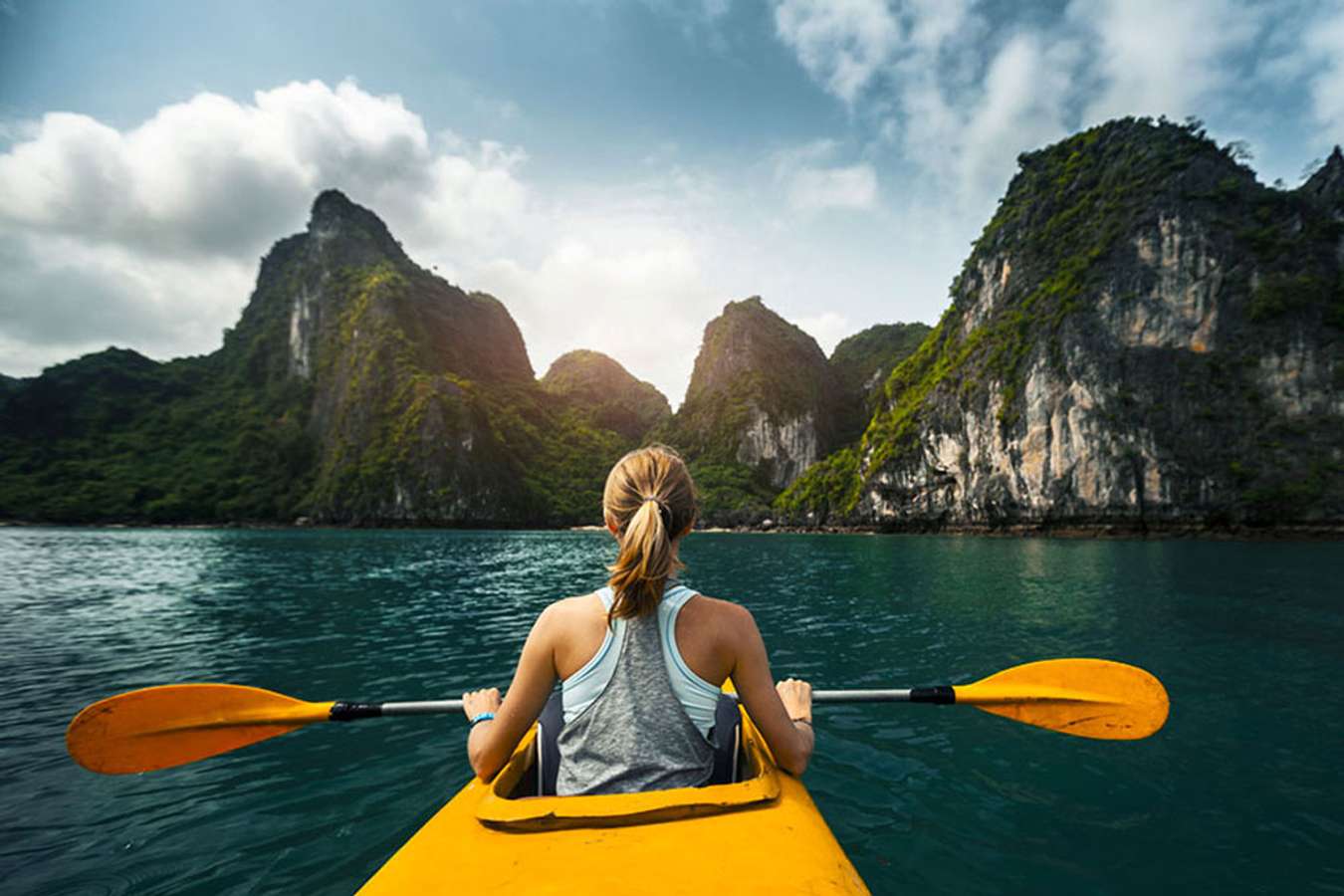 Chèo thuyền Kayak ở Hạ Long