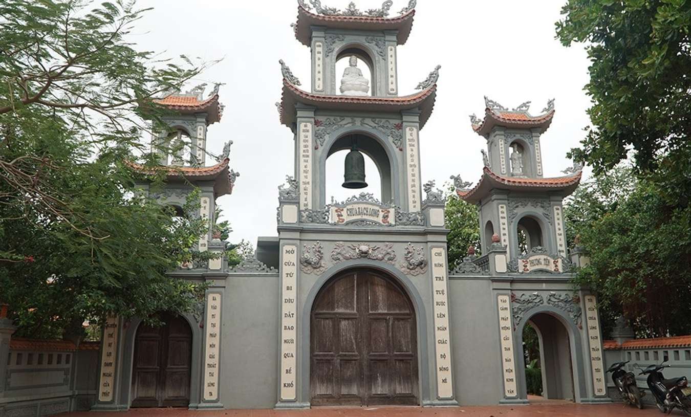 Thăm chùa Bạch Long Tự