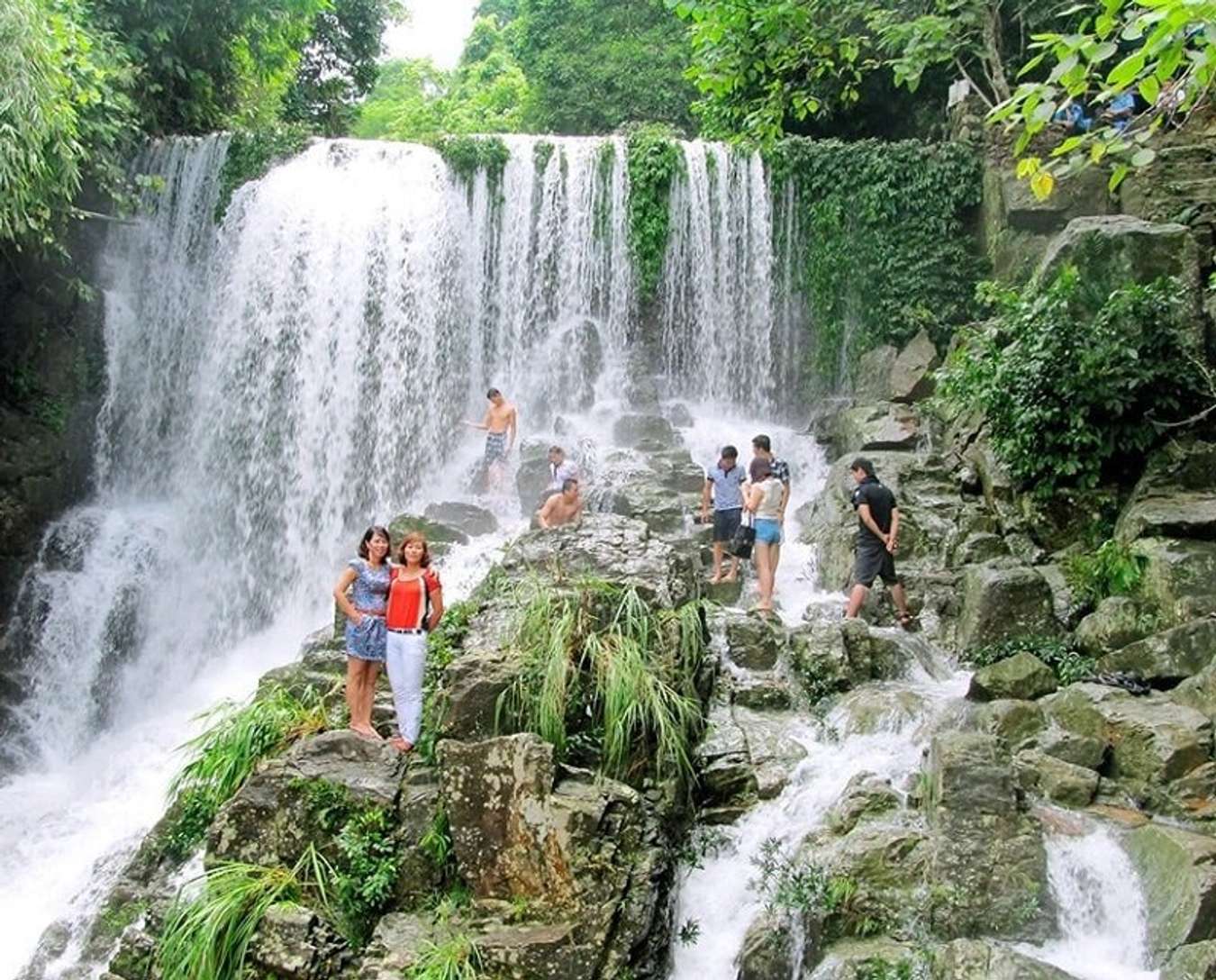 Thác ở Khoang Xanh