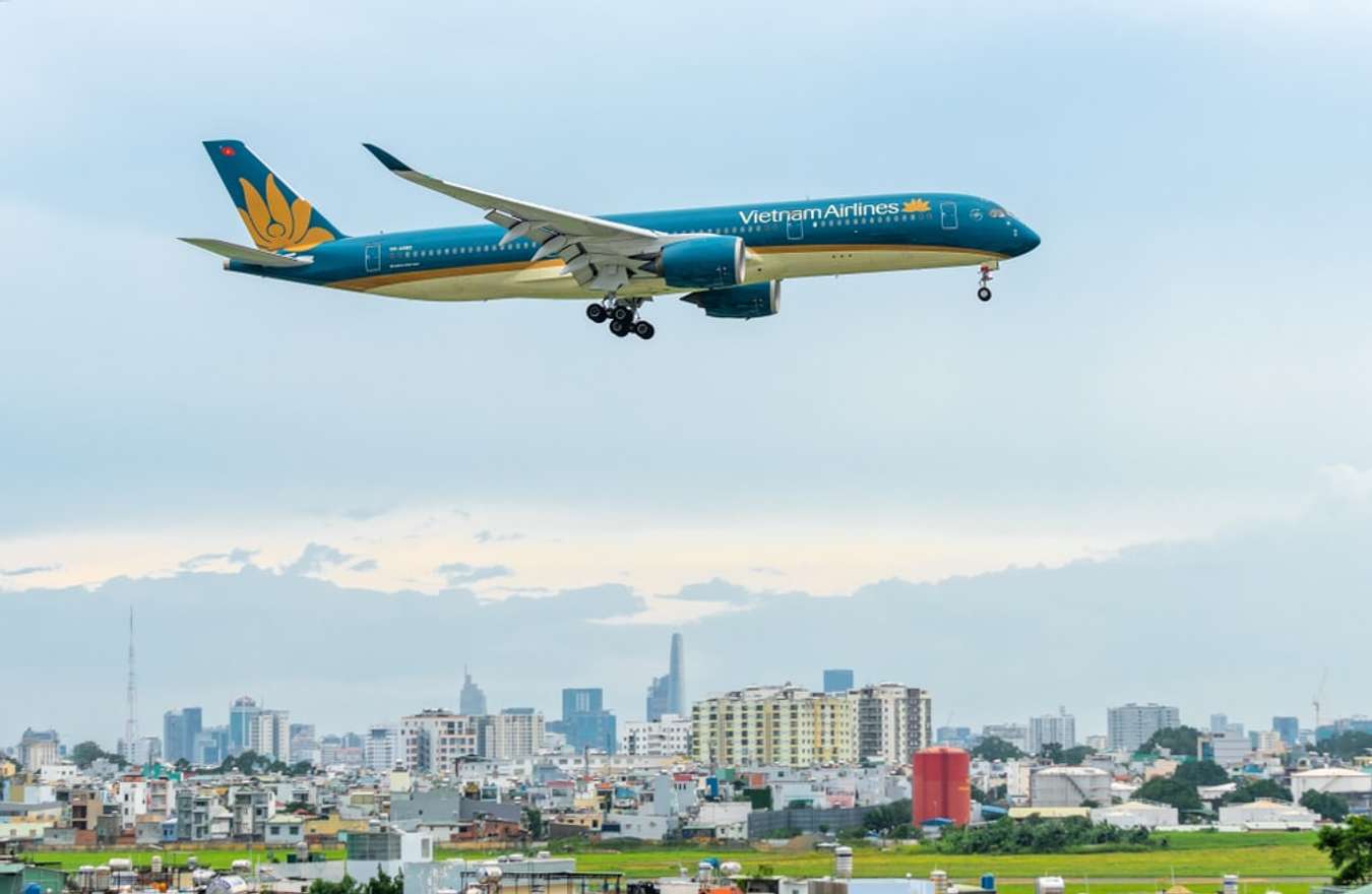 Máy bay Vietnam Airlines