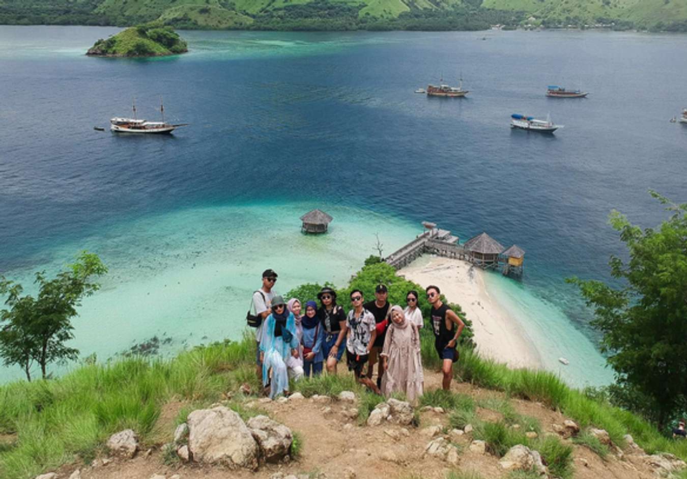 11 Daya Tarik Wisata Pulau di Labuan Bajo yang Bikin Terpesona