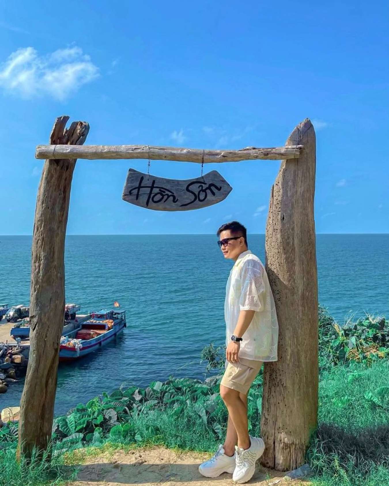 Hòn Sơn thu hút khách du lịch