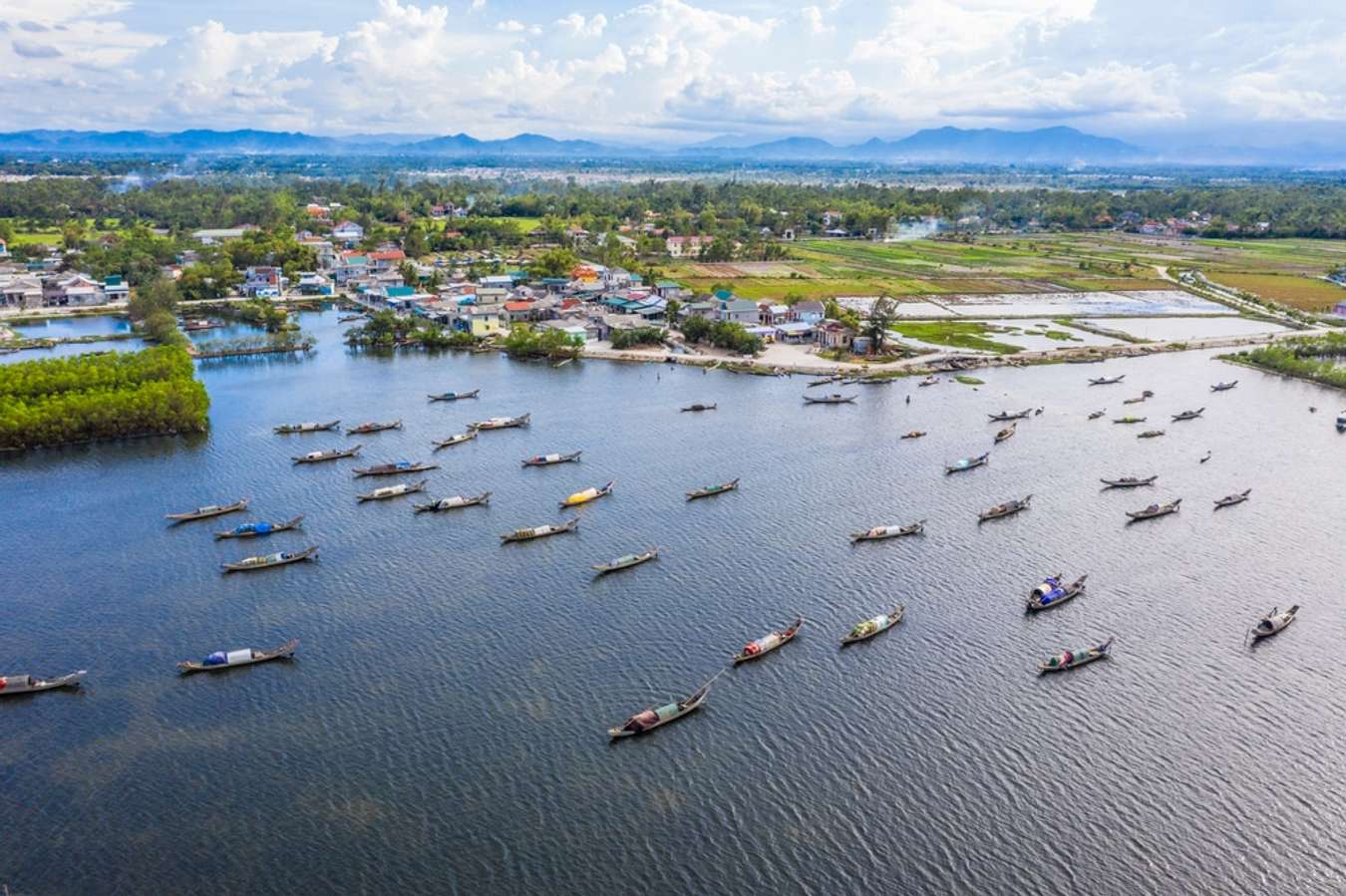 Làng chài Thái Dương Hạ