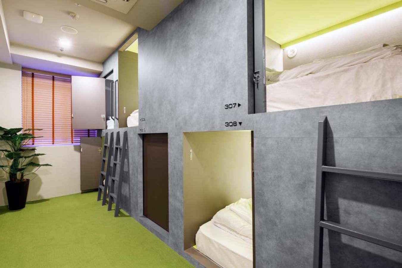 Circular House Capsule Hotel - Backpacker Hostel Singapore