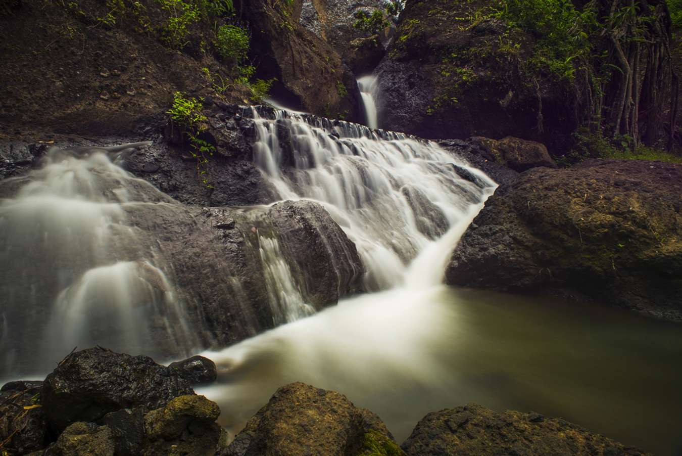 Air Terjun Curug Winong Wonosobo - Shutterstock