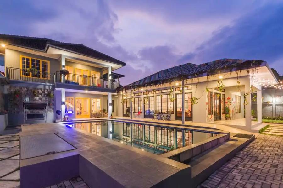 Villa di Lembang dengan Private Pool - Manoko Ville