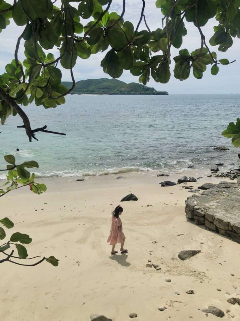 Một ngày đi trốn ở Mini Beach - hòn đảo biệt lập giữa biển xanh Nha Trang