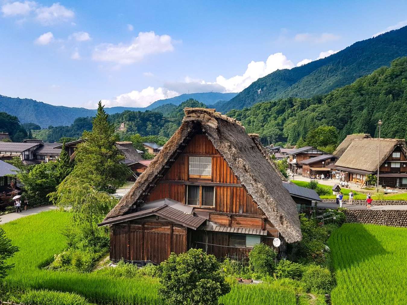 Khám phá làng cổ Shirakawago - Ngôi làng cổ xưa tại quốc đảo Nhật Bản