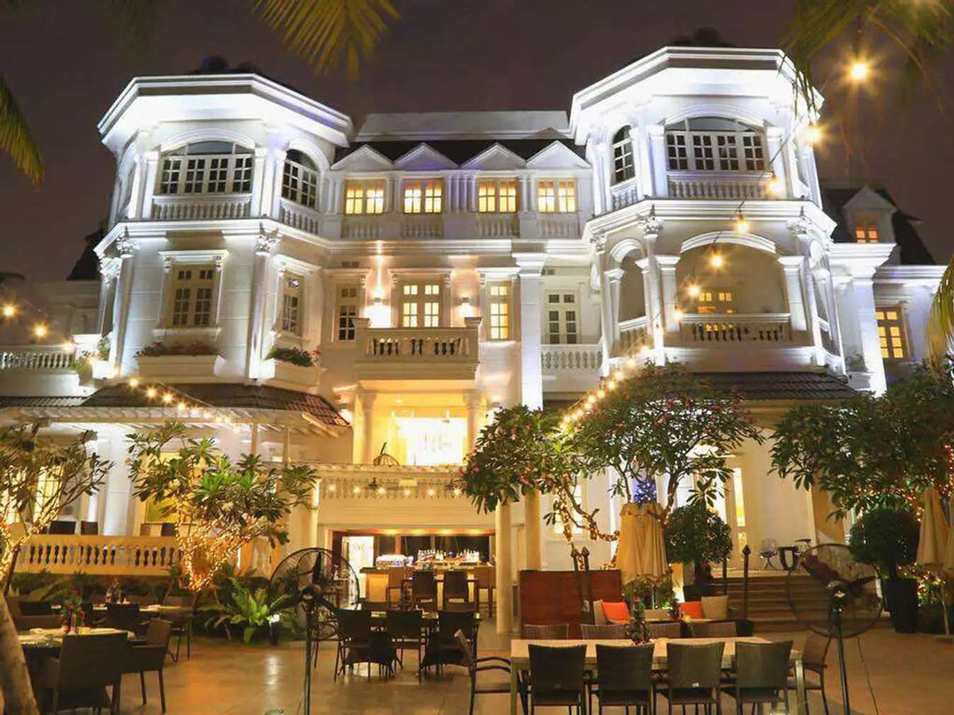 Villa Sông Sài Gòn buổi tối