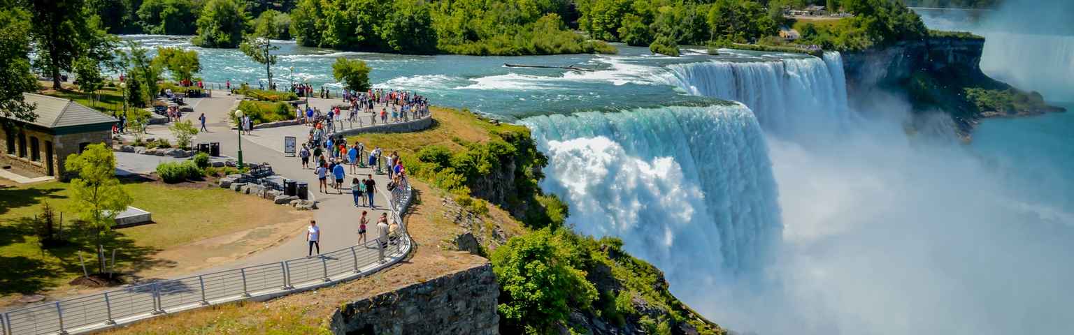 Thác Niagara: Với vẻ đẹp hoang sơ và hùng vĩ của nó, Thác Niagara là điểm đến không thể bỏ qua khi bạn đến với miền Bắc Mỹ. Chúng tôi sẽ đưa bạn đến ngay trước mắt thác nước tuyệt đẹp này thông qua hình ảnh đầy ngẫu hứng của chúng tôi.