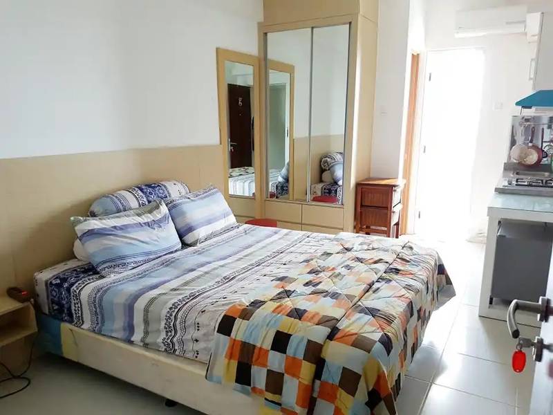 Cozy Studio Apartment at Apartment Gunawangsa Manyar by Apartment Group