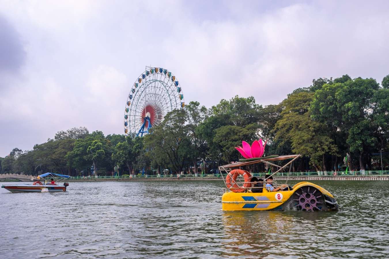 Vòng xoay Ferris Wheel