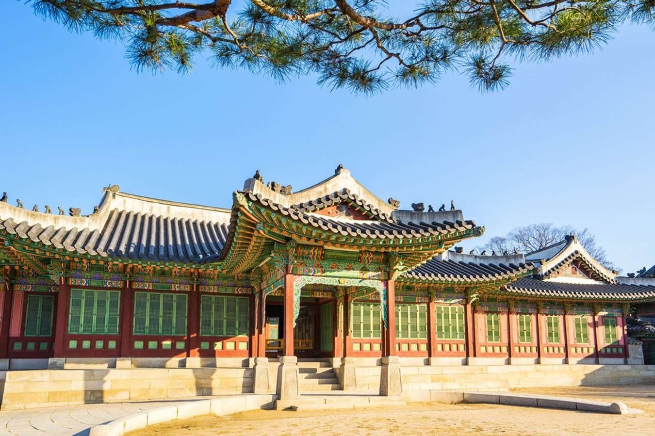 Changdeokgung chủ yếu được làm bằng gỗ