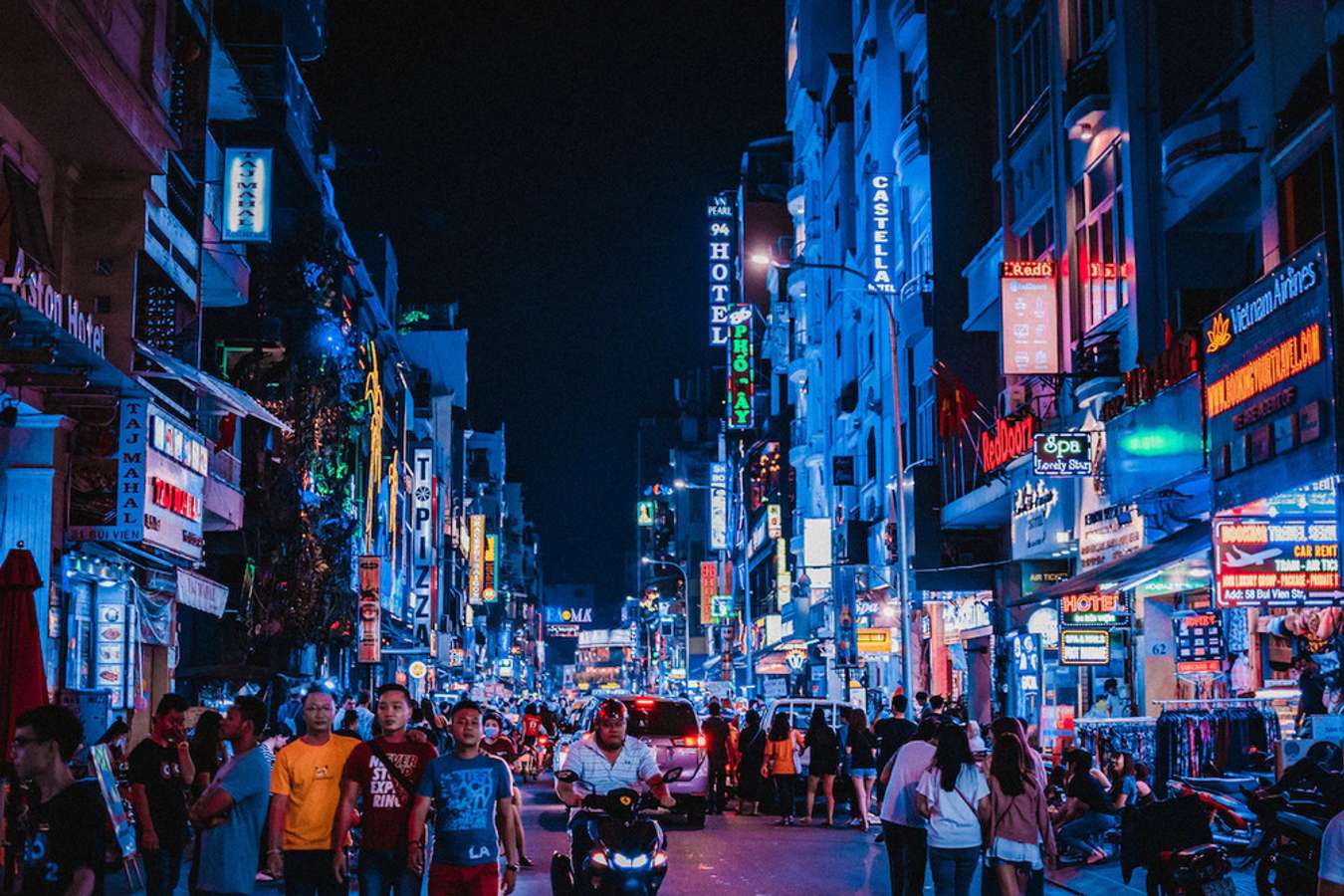 Phố đi bộ Bùi Viện - Khám phá ngay những điều thú vị về địa điểm thu hút  giới trẻ Sài thành