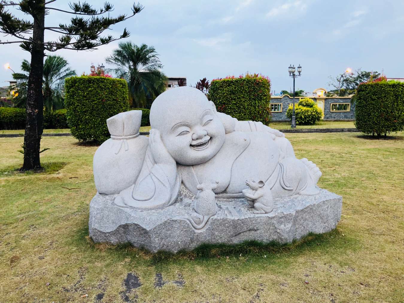 Maha Vihara Duta Maitreya Temple - Things to do in Batam