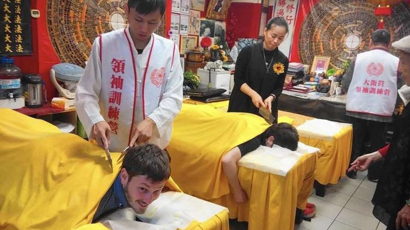 Massage bằng Dao cổ