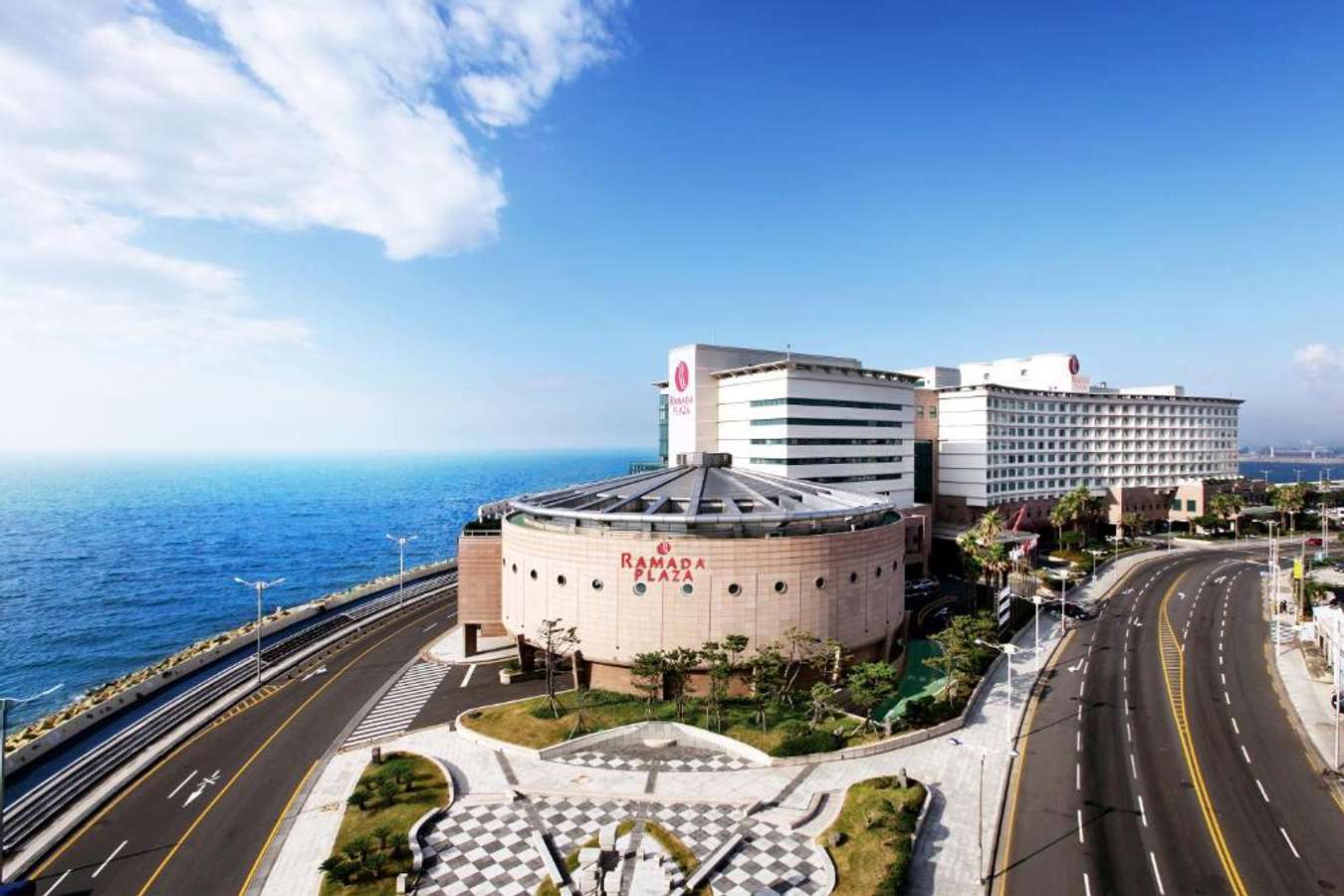 Ramada Plaza Jeju Ocean Front - Jeju Island Hotels
