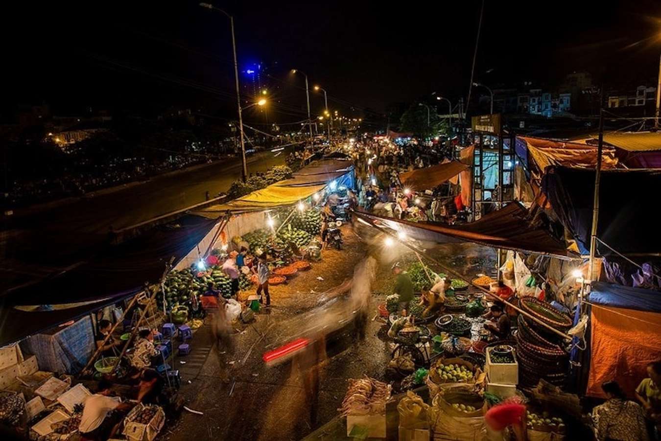 chợ Long Biên