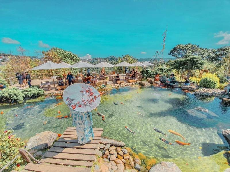 Khu du lịch Lá Phong