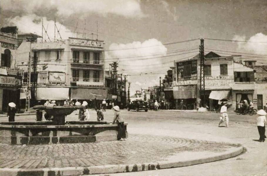 quảng trường Đông Kinh Nghĩa Thục