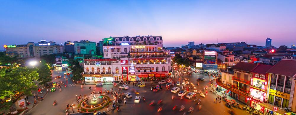 quảng trường Đông Kinh Nghĩa Thục