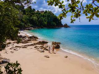 14 Pantai Phuket yang Bisa Dikunjungi Tanpa Harus Ikut Tour, Xperience Team