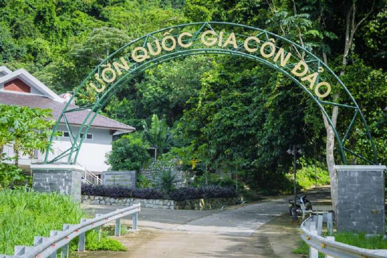 What is there to do in Con Dao?