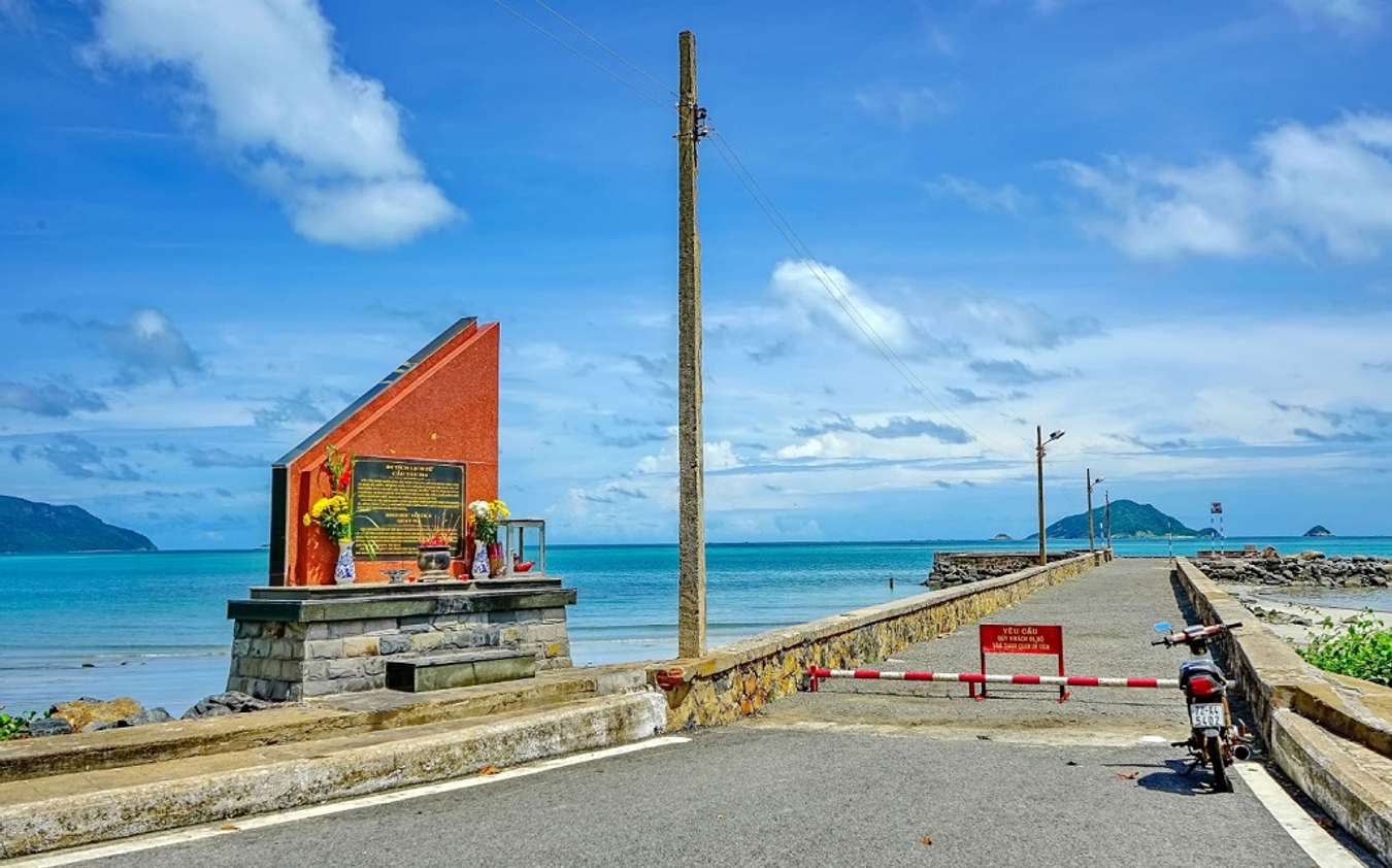 What is there to do in Con Dao?