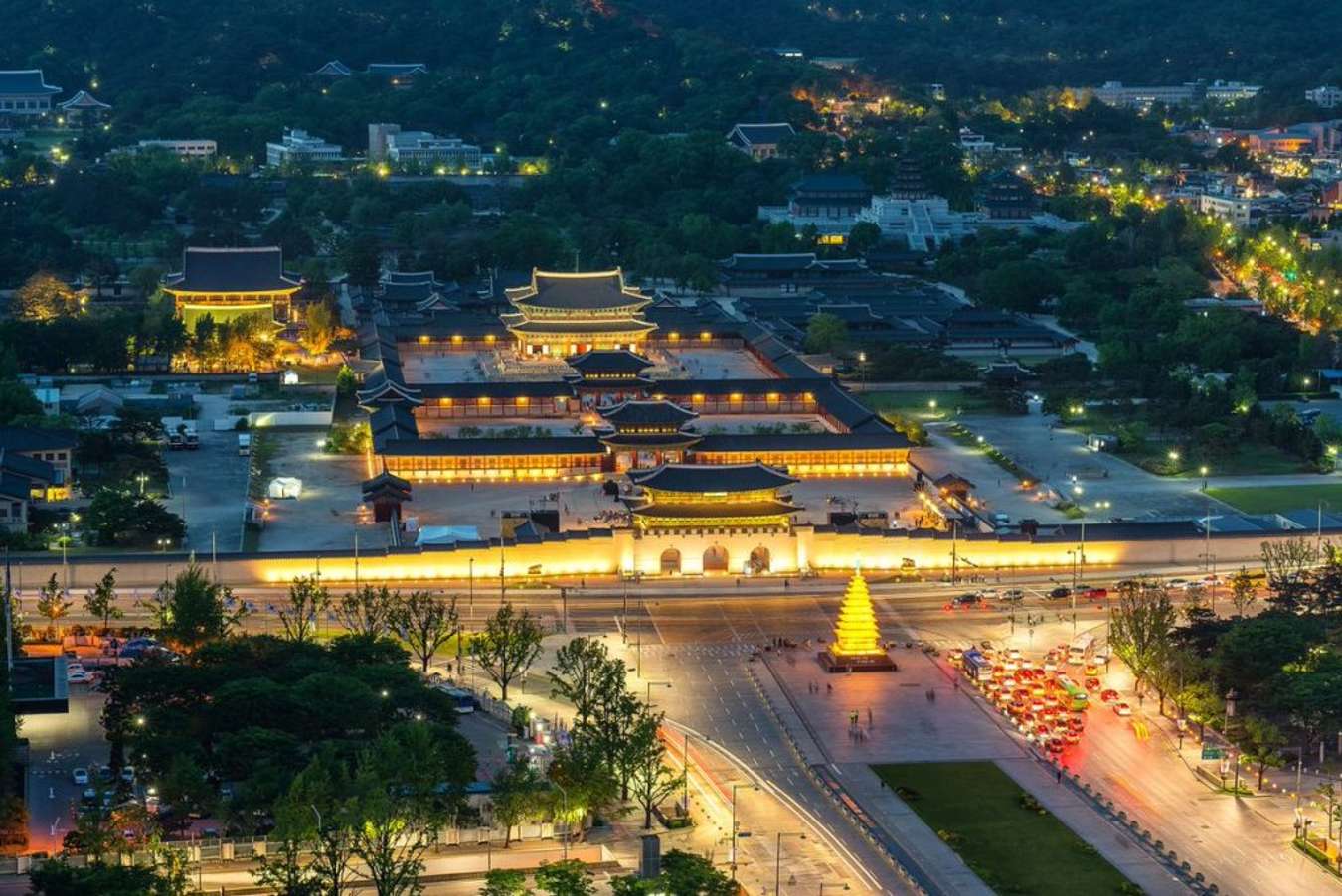 cung năng lượng điện Gyeongbokgung nom kể từ bên trên cao