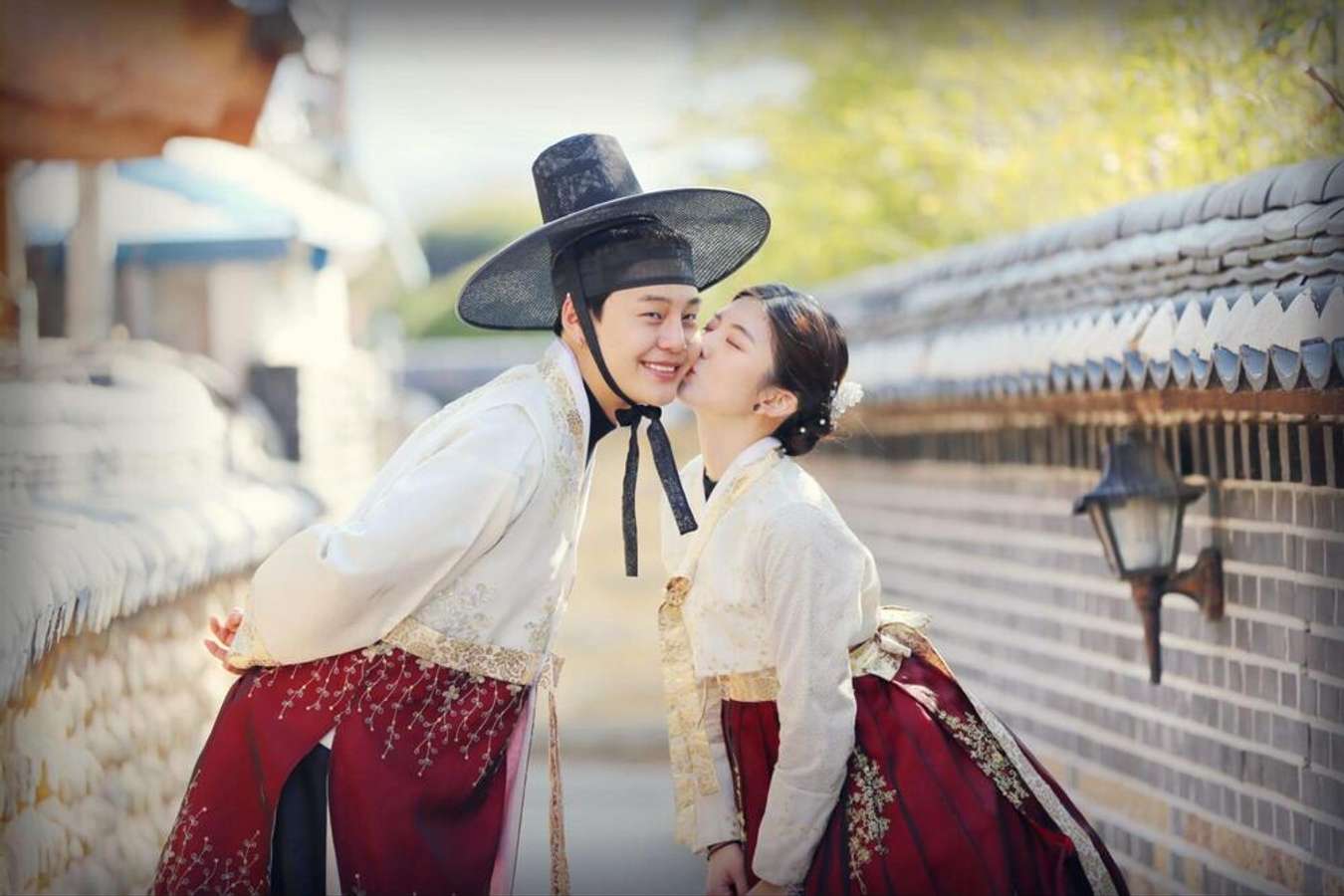 Chụp ảnh tại cung điện Gyeongbokgung