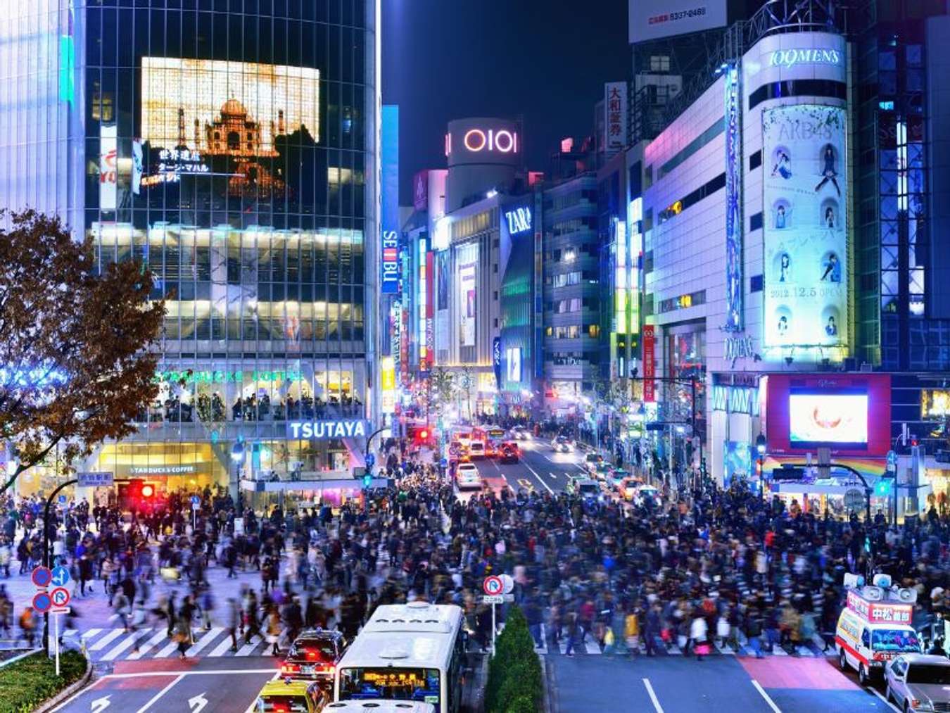 đại lộ shibuya ở tokyo về đêm