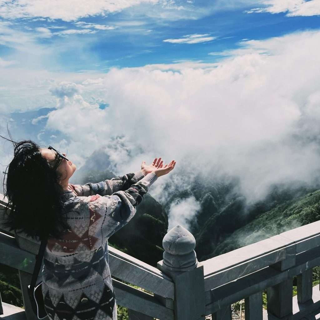 Vi vu Sapa tháng 10: Săn mây, hoàng hôn lửa, ngắm biển mây khổng lồ