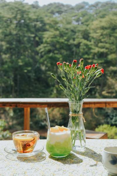 Cafe Lưng Chừng