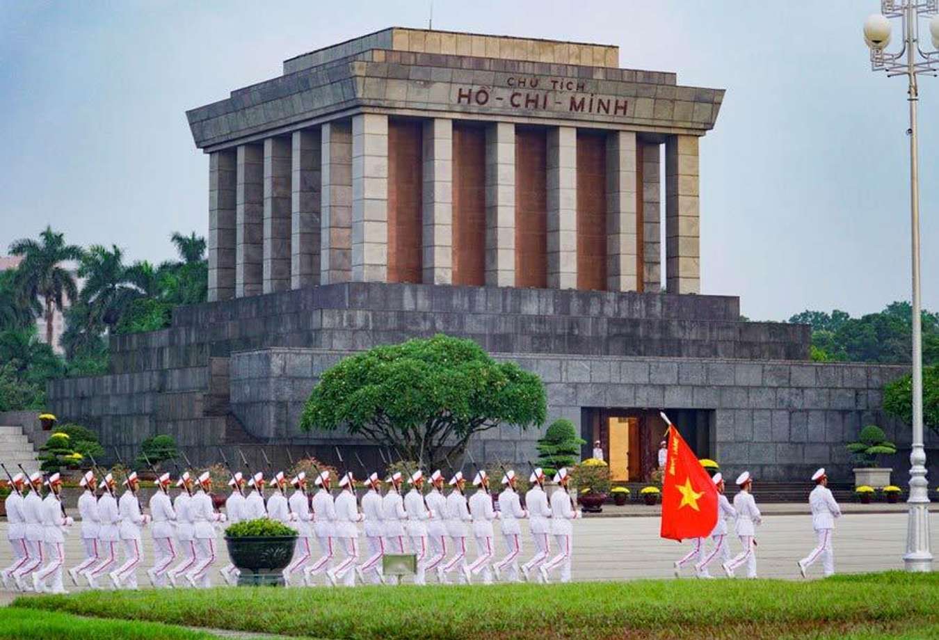 Những điều nên biết trước khi tham quan Lăng Chủ tịch Hồ Chí Minh