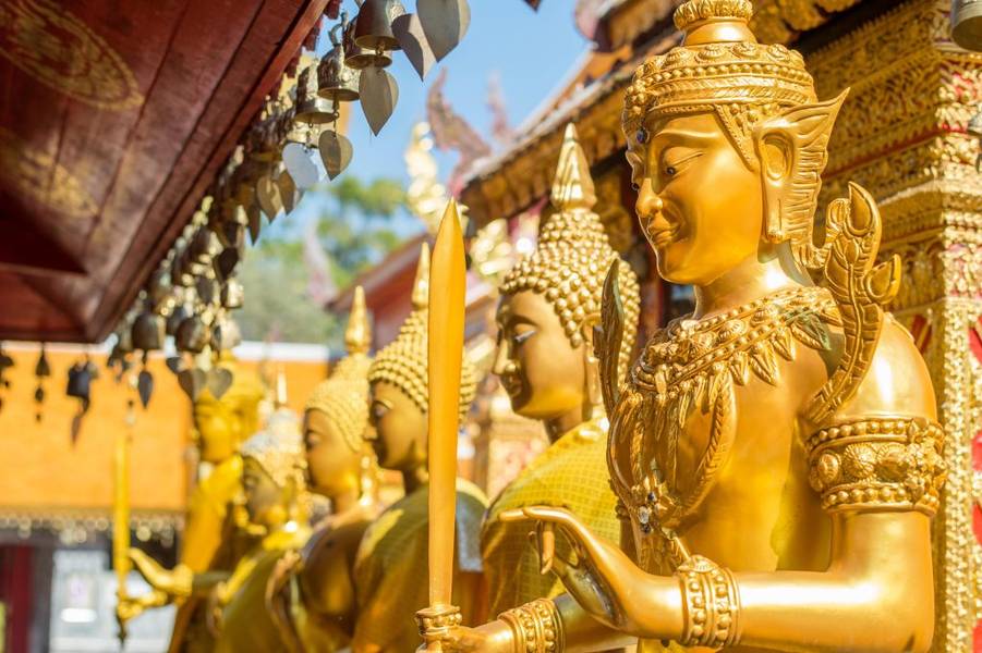 การไหว้พระประจำวันเกิดเป็นหนึ่งในวัฒนธรรมและความเชื่อที่คนไทยปฏิบัติกันมายาวนาน ซึ่งการไหว้พระประจำวันเกิดนั้นถือเป็นการเสริมดวงชะตาและความเป็นสิริมงคลให้กับชีวิต