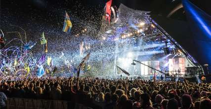 Event: Glastonbury Festival in England, Globetrotter