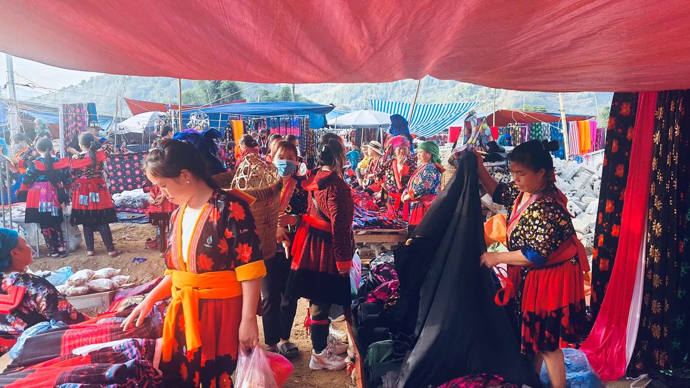 Tua Chua Dien Bien Tourism