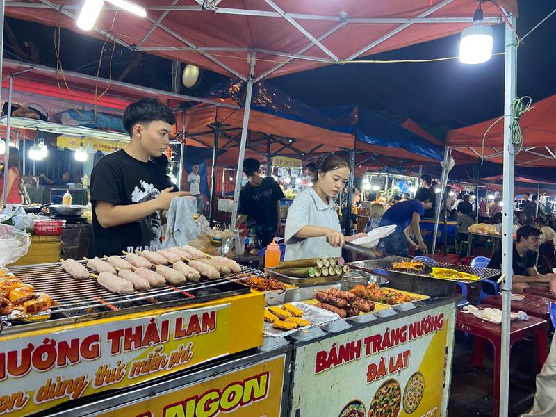 Chợ đêm Sơn Trà