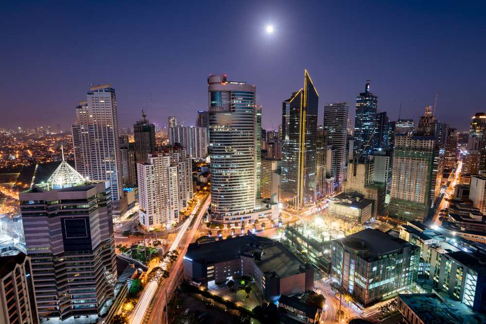 Luxury Shopping in MAKATI CITY  Night Walking at GREENBELT MALLS