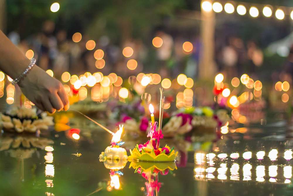 Loy sale krathong festival