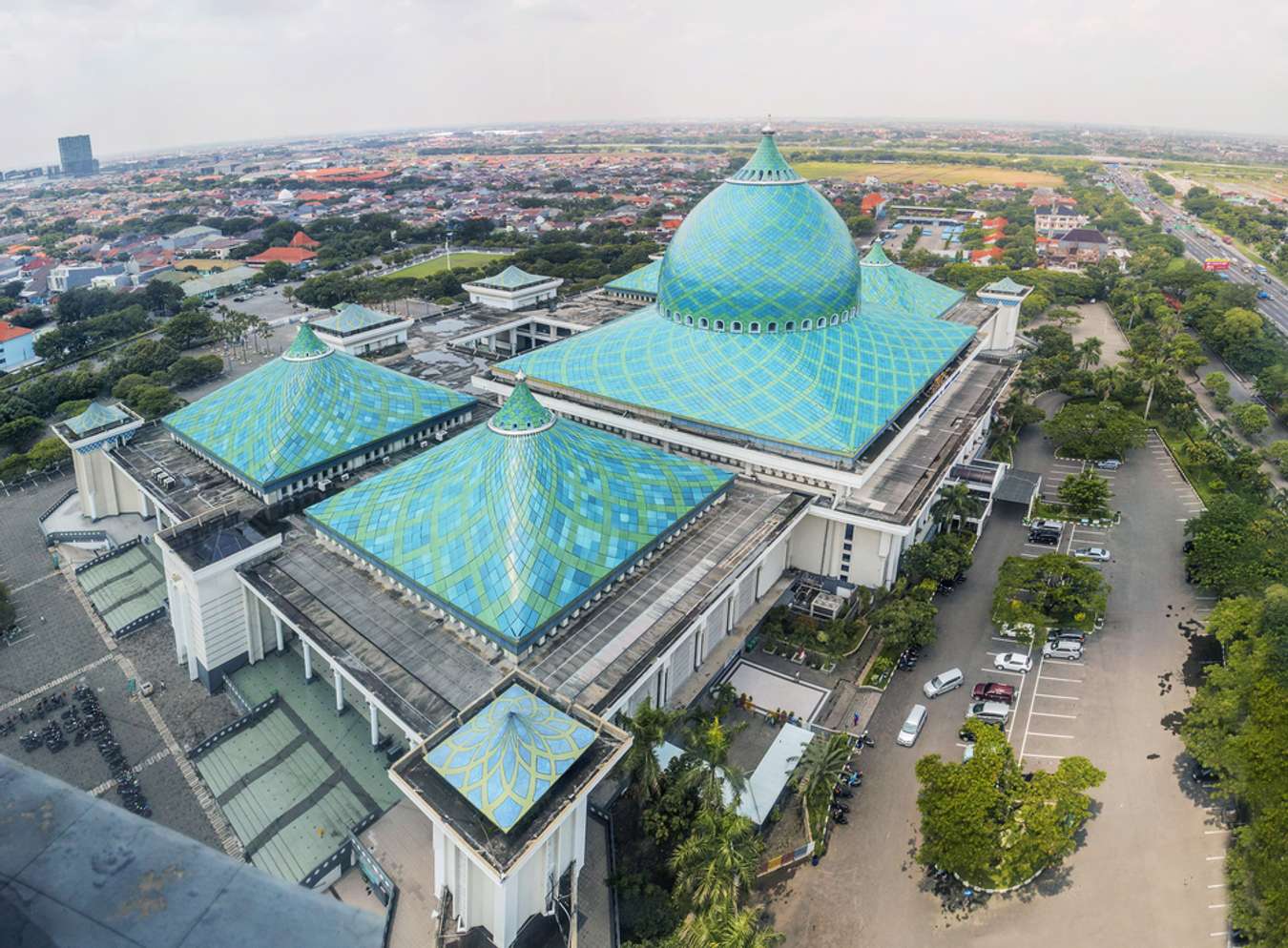 Masjid Agung Surabaya - Masjid Terbesar di Asia Tenggara