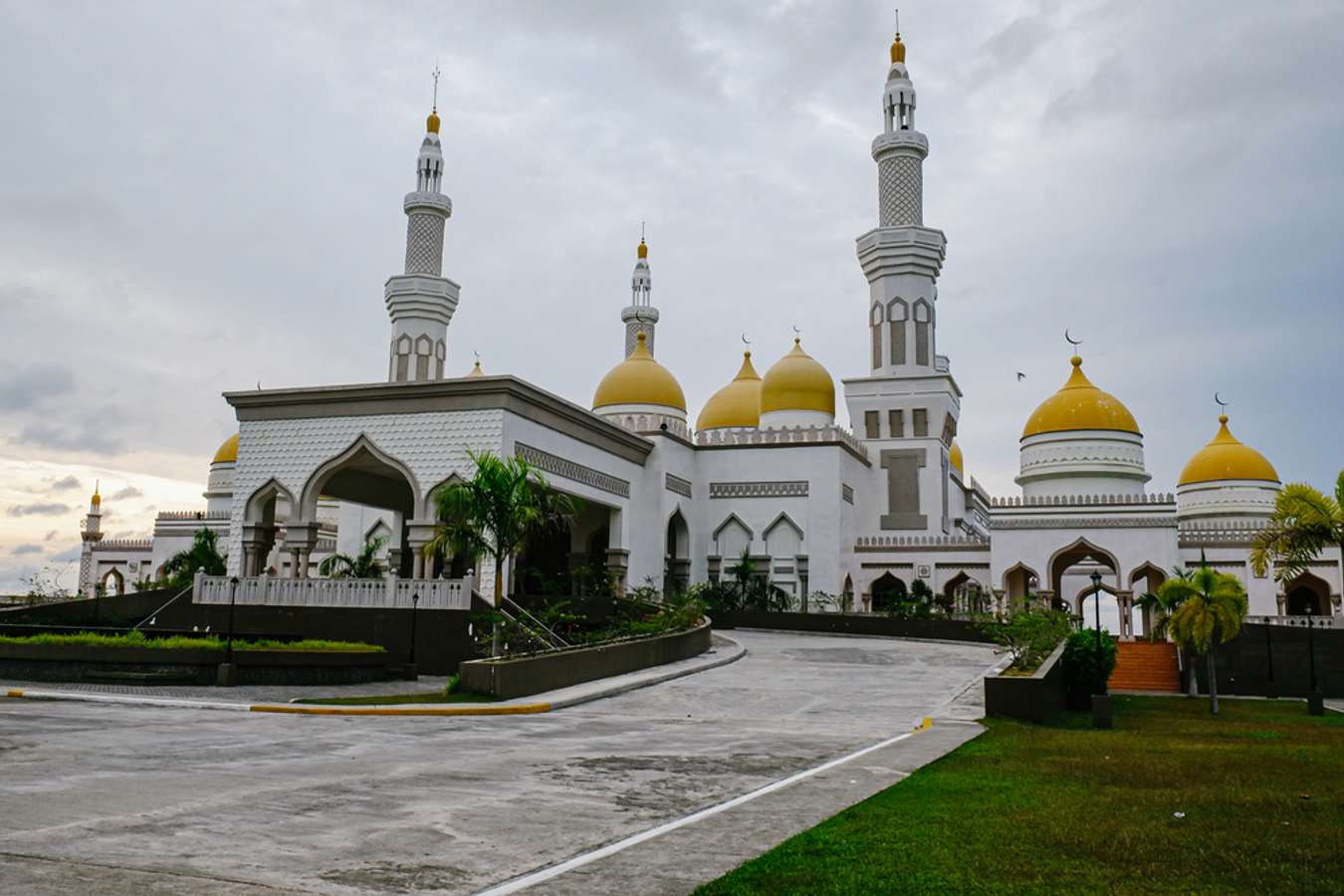Masjid Sultan Haji Hassanal Bolkiah - Masjid Terbesar di Asia Tenggara