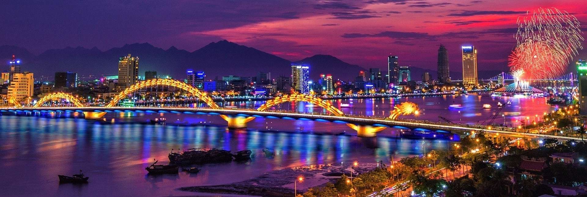 Đà Nẵng về đêm: Trải nghiệm không khí sôi động với Traveloka