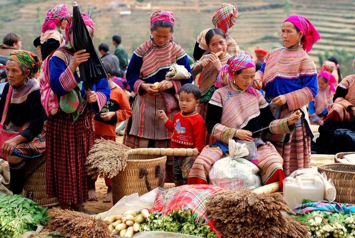 Chợ phiên của người Lào