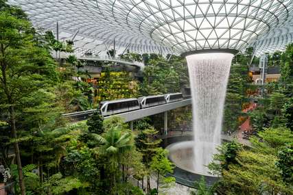 9 Free Things to Do in Changi Airport While on Flight Transit