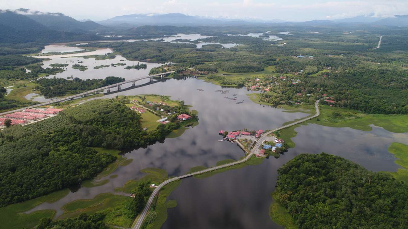 Danau Bera - Danau Terbesar di Asia Tenggara