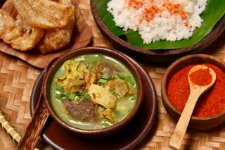 8 Makanan Khas Cirebon yang Wajib Dicoba, Ada Apa Saja?, Mas Bellboy