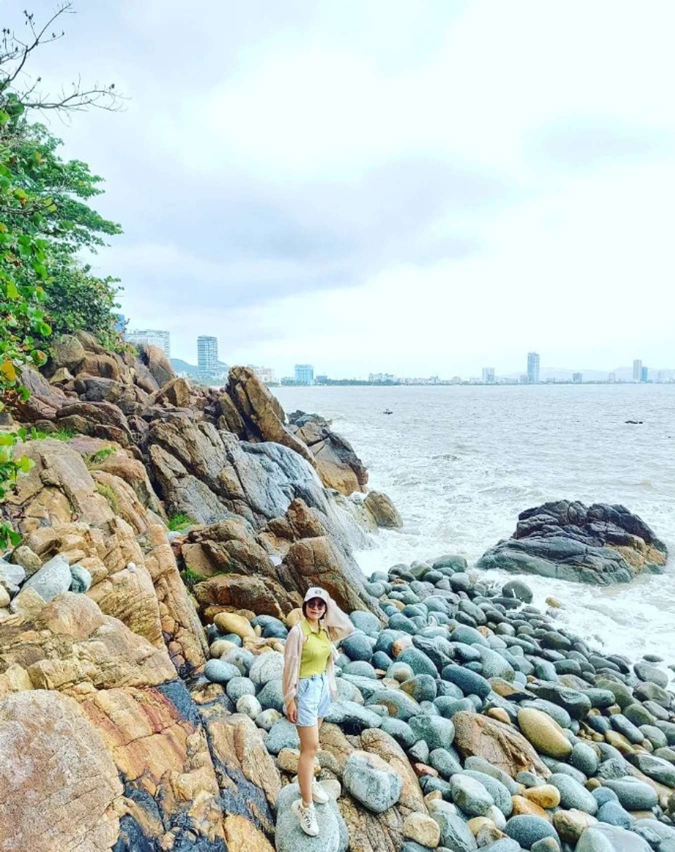 Bãi tắm Hoàng Hậu: Tìm về vẻ đẹp trong lành tại Quy Nhơn Bãi Tắm Hoàng Hậu: Tìm Về Vẻ Đẹp Trong Lành Tại Quy Nhơn