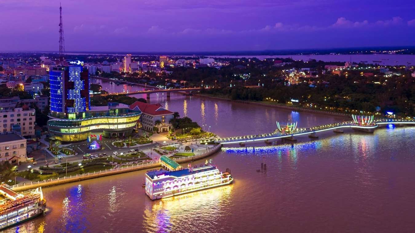 Visit Ninh Kieu wharf - a cultural symbol of Can Tho river region