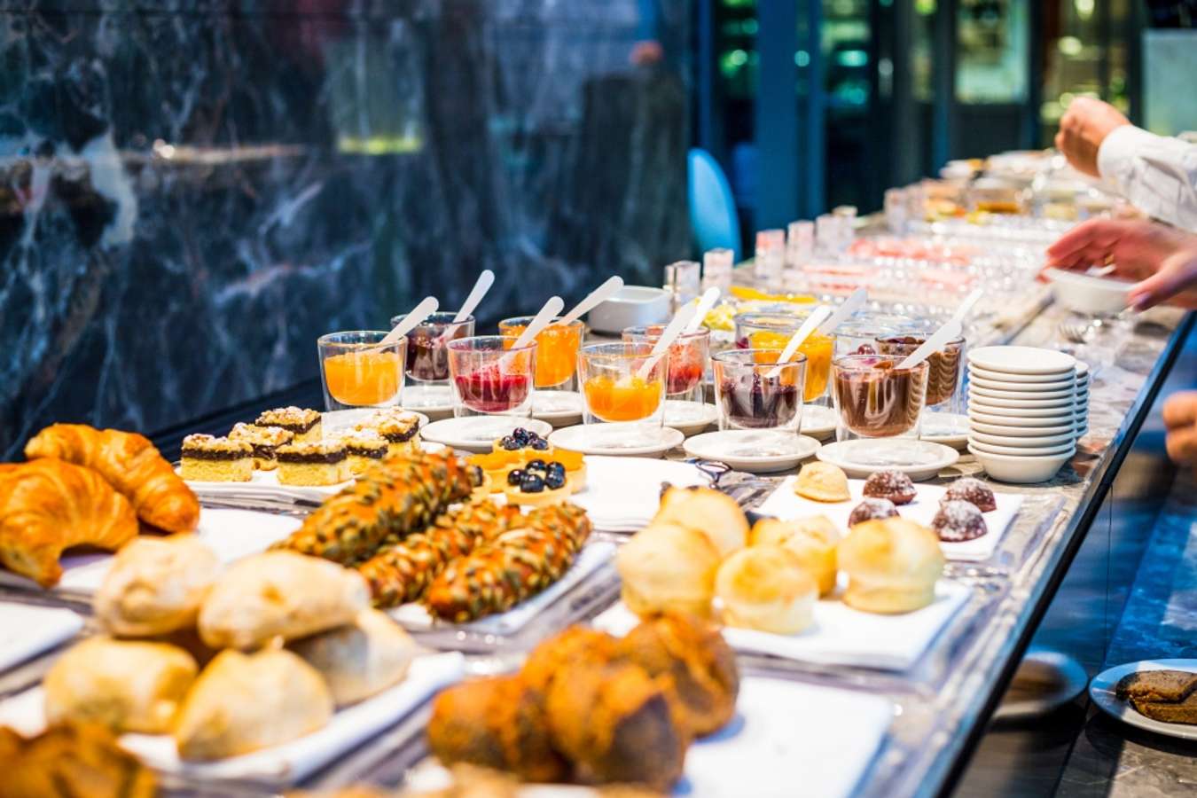 🏘️ Top 8 Staycation Hotels with Delicious Buffet Options in Manila